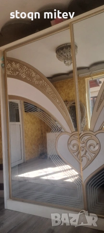 продавам спалня с 2 ношни шикавчета, снимка 4 - Спални и легла - 53574885