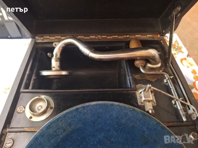 Ретро грамофон с манивела IMPERIAL, снимка 7 - Антикварни и старинни предмети - 50326376