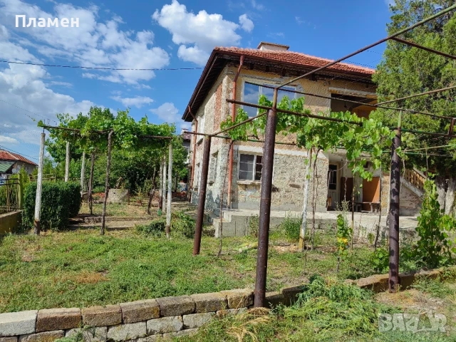 Продавам къща в село Бряст, снимка 6 - Къщи - 51131482