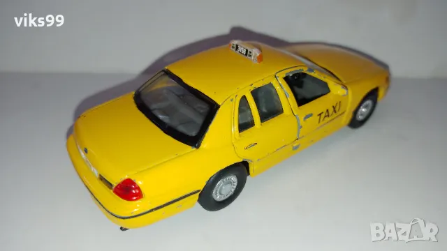 Ford 1999 Crown Victoria Taxi Welly - Мащаб 1:34-39, снимка 5 - Колекции - 48730193