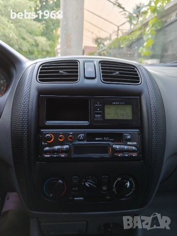 Продава се Mazda 323f, снимка 7 - Автомобили и джипове - 51463328