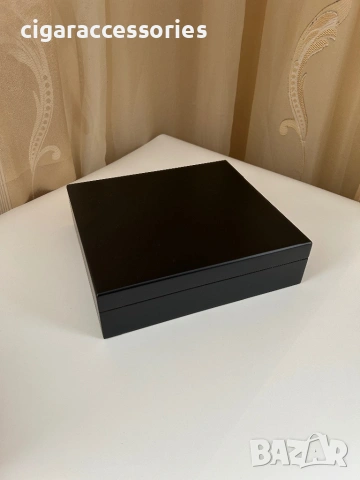 Хумидор за 30 пури – кедър, хигрометър, овлажнител (2 цвята), снимка 3 - Табакери - 54096506