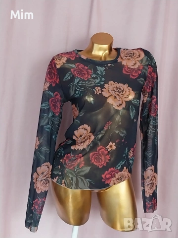 S Черна блуза с дълъг ръкав на големи рози от еластичен прозрачен тюл 