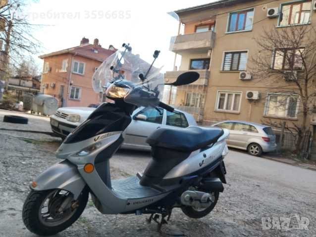 Скутер Peugeot
