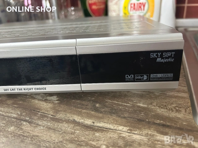 Сателитен приемник дигитален Sky Sat  Majestic , снимка 4 - Приемници и антени - 53065585
