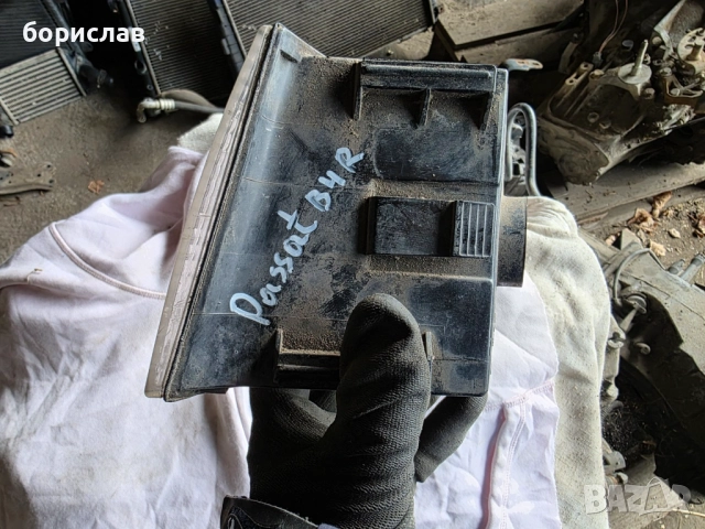 Десен мигач за Фолксваген Пасат б3 , снимка 3 - Части - 52355616