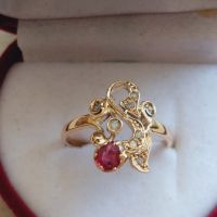 Дамски златен пръстен с инкрустирани диаманти и рубин, злато 12к., снимка 2 - Пръстени - 45434444