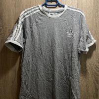 Adidas тениска/перфектно състояние , снимка 1 - Тениски - 45353642