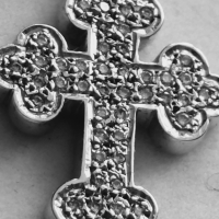 Златен 18к кръст с брилянти, снимка 4 - Колиета, медальони, синджири - 44958411