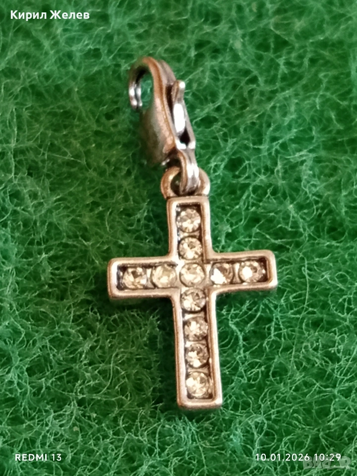 Сребърен медальон с инкрустирани кристали стилен дизайн много красив 52616, снимка 1