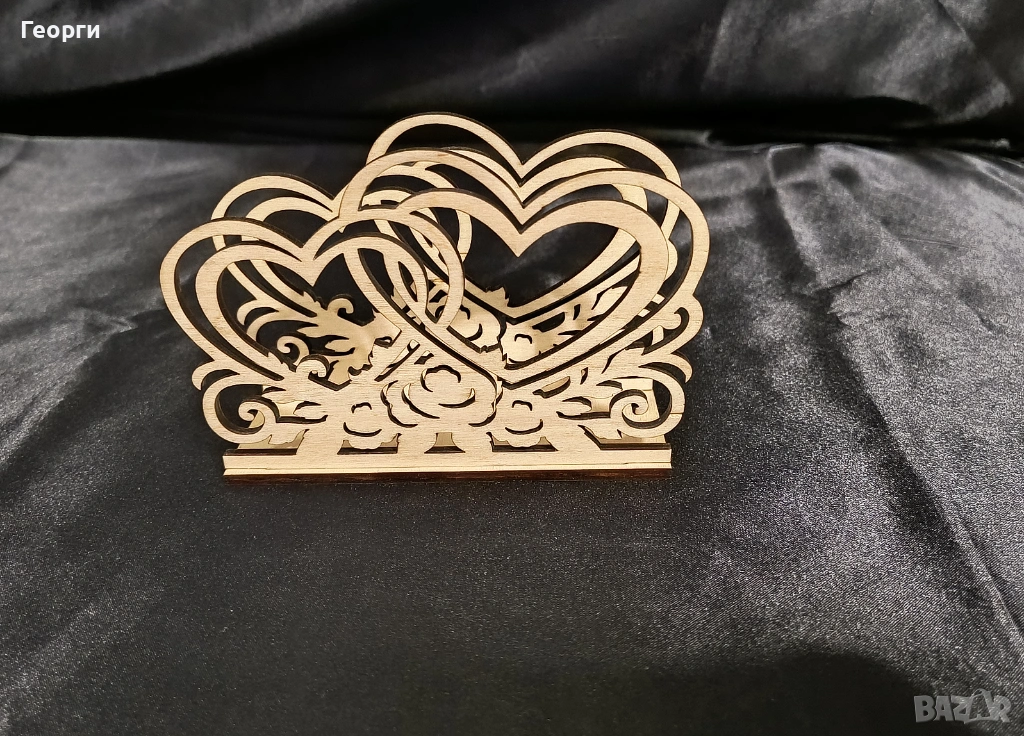 Декоративен дървен салфетник „Сърца“ – ръчна изработка, снимка 1