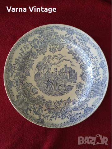 Колекционерска порцеланова чиния Серия „Аристократи“. Будянска фаянсова фабрика СССР.