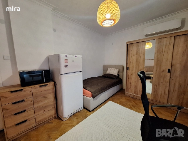 Обзаведена стая с тераса в Центъра до метростанция Театрална и парк Заимов, снимка 3 - Стаи под наем - 53611017