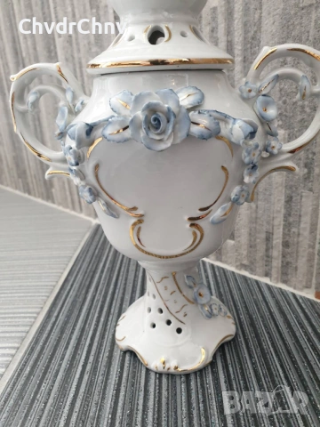 Dresden OK&Co ажурна ваза с дръжки 23см/Дрезден стара немска порцеланова ваза с капак, снимка 4 - Вази - 53506897