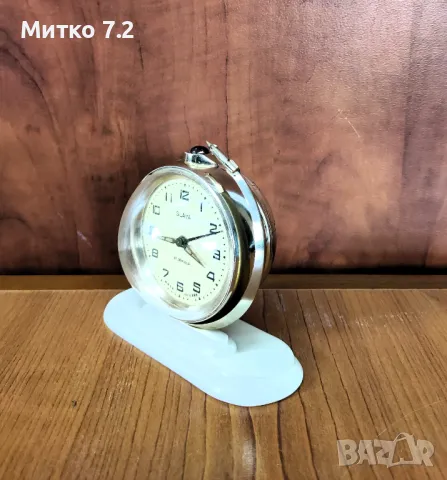 Будилник Слава 1962 глобус,ракета, снимка 2 - Антикварни и старинни предмети - 49780094