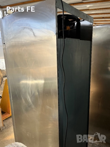 Професионален хладилник вертикален profesionalen hladilnik vertikalen, снимка 3 - Обзавеждане на кухня - 52790046