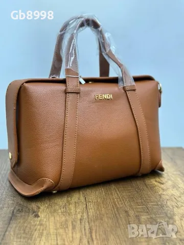 Чанта Fendi, снимка 9 - Чанти - 47784444