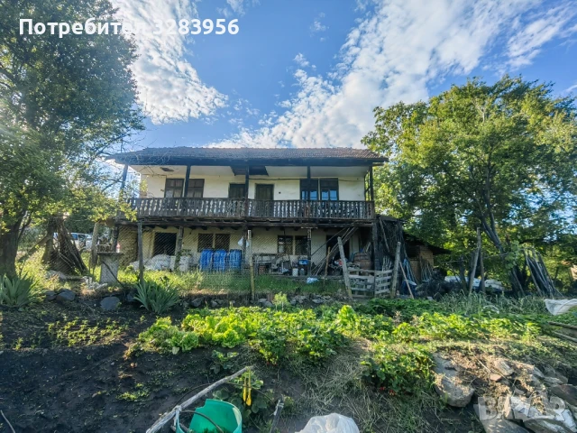 Къща с двор в с. Слатина, снимка 5 - Къщи - 51217054