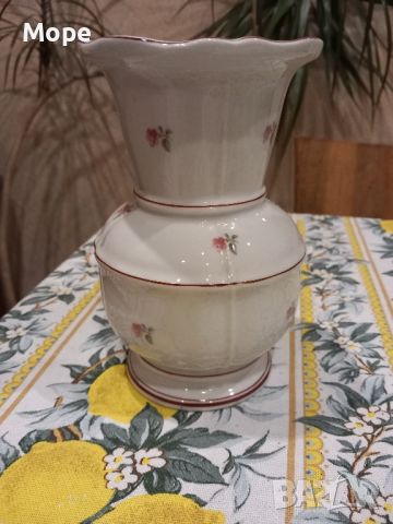 Порцеланова ваза, снимка 2 - Вази - 45485350