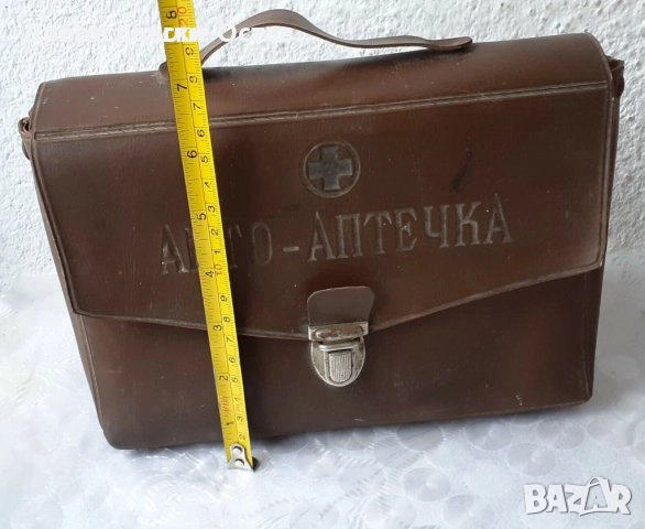 Стар шкаф, полица, рафт, аптечка  за стена, авто мото, медицинска чанта червен кръст аптечка брезент, снимка 9 - Други - 42890653
