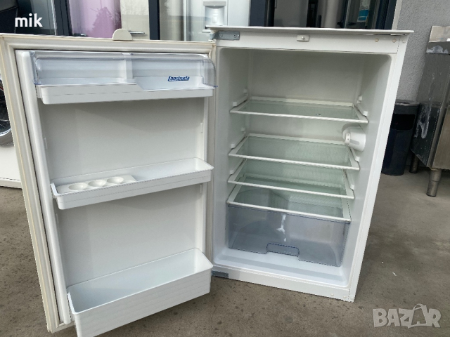 Малък хладилник за вграждане Siemens, снимка 1 - Хладилници - 44975073