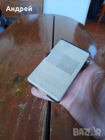 Старо радио,радиоприемник Sony TR-3230, снимка 4 - Антикварни и старинни предмети - 54257425