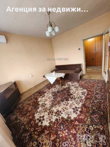 Тристаен апартамент на Идеален Център