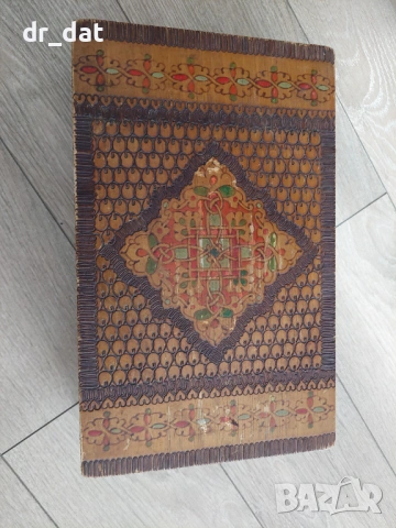 Кутия с народни мотиви