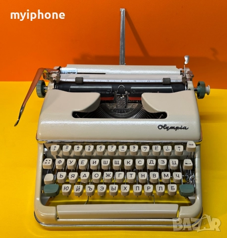 Пишеща Машина Олимпия Olympia3 Цвята Кирилица нова лента топ състояние, снимка 2 - Антикварни и старинни предмети - 52642125
