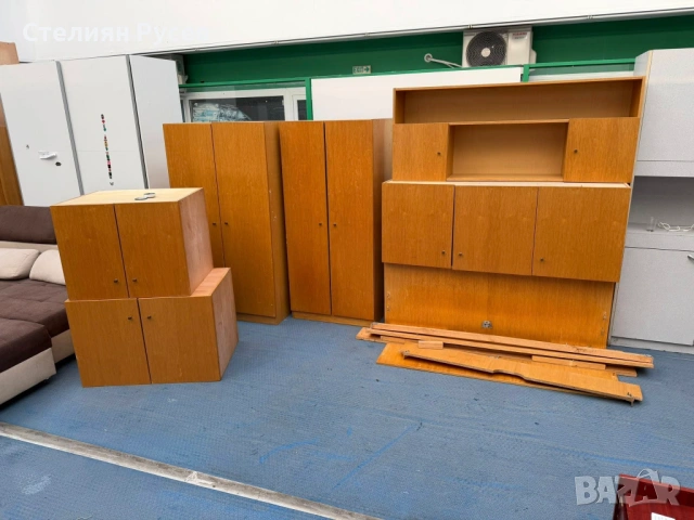 1602  спалня , легло с гардероб и шкафове цена 100 евро smr  общо за всичко - 190/145см размер на ле