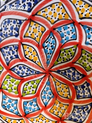 Ръчно рисувана чиния от Тунис , снимка 3 - Антикварни и старинни предмети - 51750988