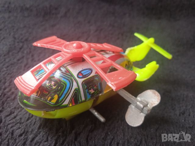 Самолетче / Вертолетче с ключе и навиващ се механизъм , снимка 2 - Колекции - 45318619