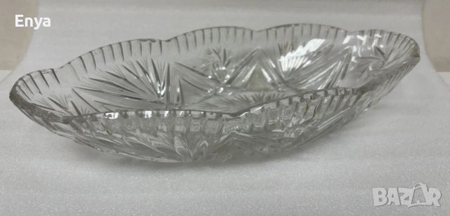 Кристална купа (фруктиера,бонбониера) с форма на гондола