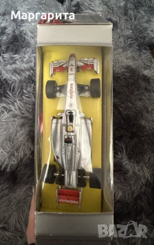 Болид Формула 1 с дистанционно, снимка 2 - Коли, камиони, мотори, писти - 53711546