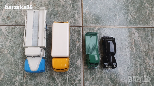 4 броя Играчки Dinky Toys China