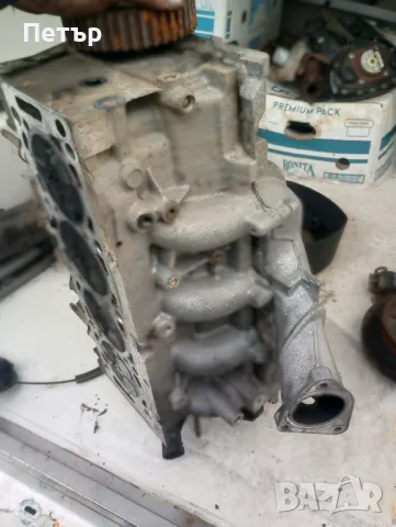 Цилиндрова глава Пежо Ситроен 2.2хди 9634559710, снимка 2 - Части - 50061484