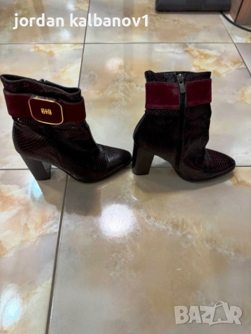 Подарявам - дамски вишневи змийски боти  номер - 35 стелка - 22см. ток - 8см., снимка 2 - Дамски боти - 53806258