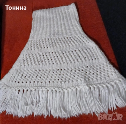 Бяло красиво пончо, ръчно плетиво, снимка 2 - Рокли - 53668954