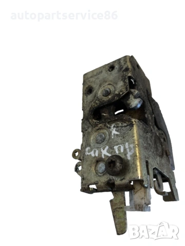 Заключващ механизъм преден десен за Mercedes OR VW LT Sprinter (2004) A9017201335