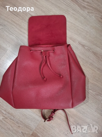 Червена кожена раничка, снимка 5 - Чанти - 52662821