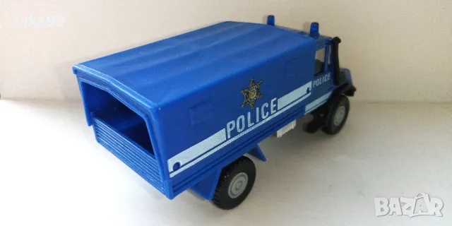 Камион с каросерия POLICE Welly - Мащаб 1:50, снимка 4 - Колекции - 48730282