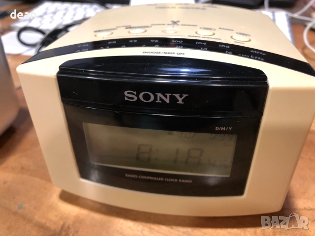 Радиочасовник Sony