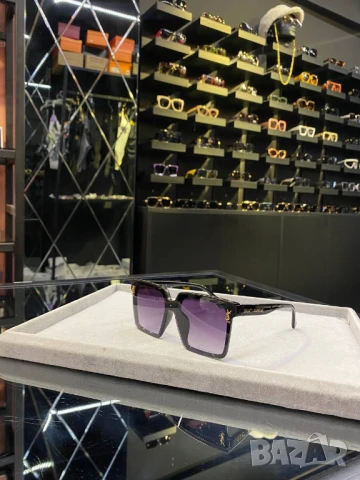 очила с черен обикновен калъф и ув защита ysl saint laurent, снимка 5 - Слънчеви и диоптрични очила - 51426649