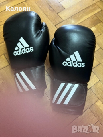  Боксови ръкавици Adidas с боксови бинтове 