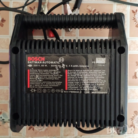 Зарядно за акумулатор BOSCH BATTMAX Automatic 12V, снимка 3 - Аксесоари и консумативи - 54014097