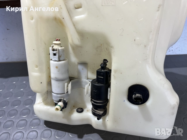 Казанчето на чистачките за Mercedes C-class W203 / CLK W209, снимка 2 - Части - 51676812