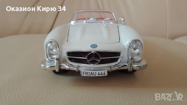 Mercedes-Benz SL300 Cabriolet Burago, снимка 2 - Колекции - 45429103