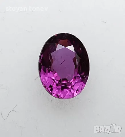 Рядък, изключително красив гранат с променлив цвят 1.30кт.! Сертифициран! Нов!, снимка 10 - Други - 50437860