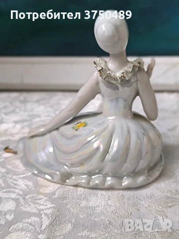 порцеланова статуетка , снимка 2 - Статуетки - 53573312