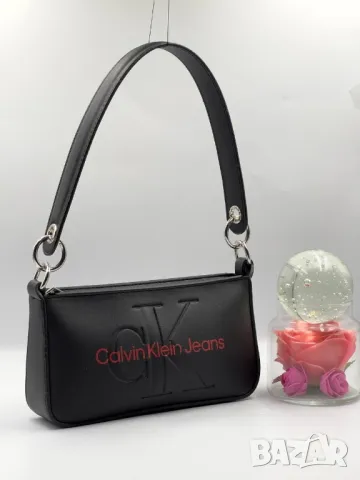 чанти Calvin Klein , снимка 4 - Чанти - 49170732